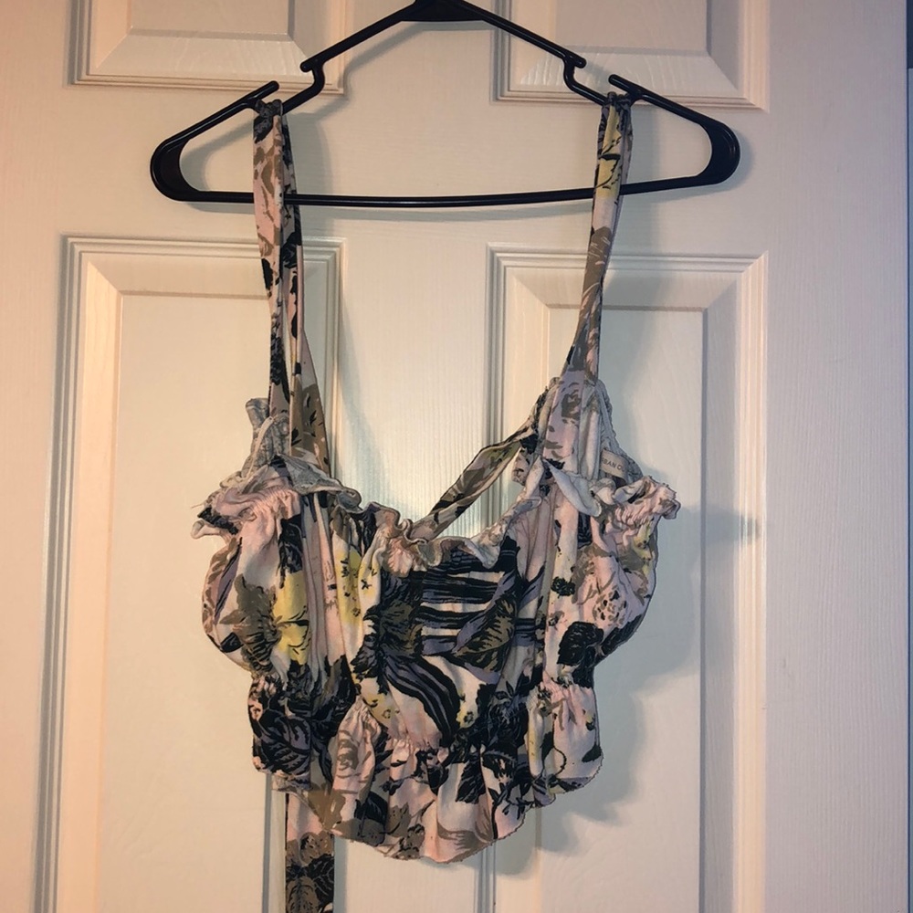 Urban Outfitters crop top, Size M, NEVER worn